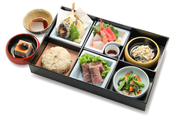 箱膳会席・折詰会席 - 弁当を横手市、湯沢市一円、秋田市に宅配