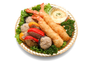 エビフライと季節野菜の肉詰め